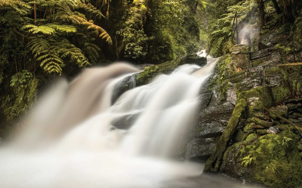 Isumo waterfall